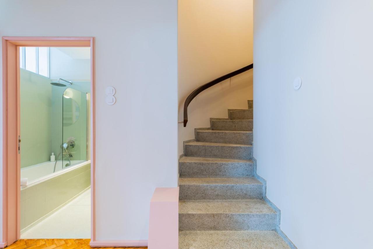 Amazing Duplex - Mid Century Experience & Parking Apartment ปอร์โต ภายนอก รูปภาพ